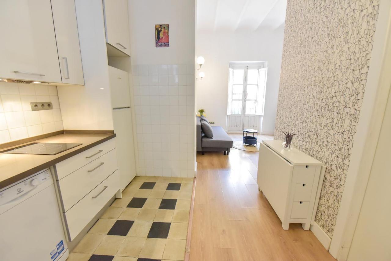 New! Bohemian Apartment In The Center Севилья Экстерьер фото