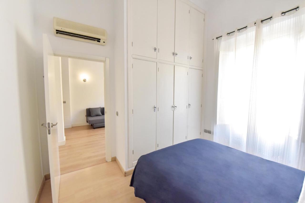New! Bohemian Apartment In The Center Севилья Экстерьер фото